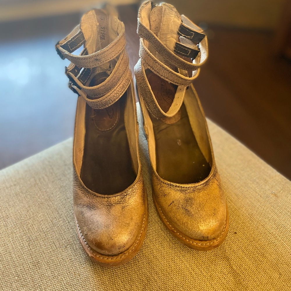 Freebird “Randi” in pewter. Worn 3x